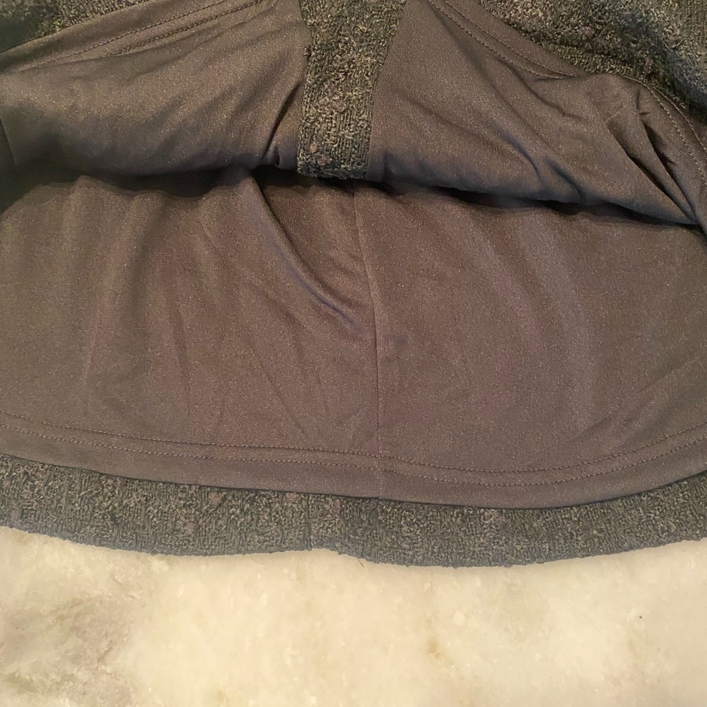 H&M Black Boucle Mini A-Line Skirt with Decorative Buttons Size 4 - Picture 3 of 3